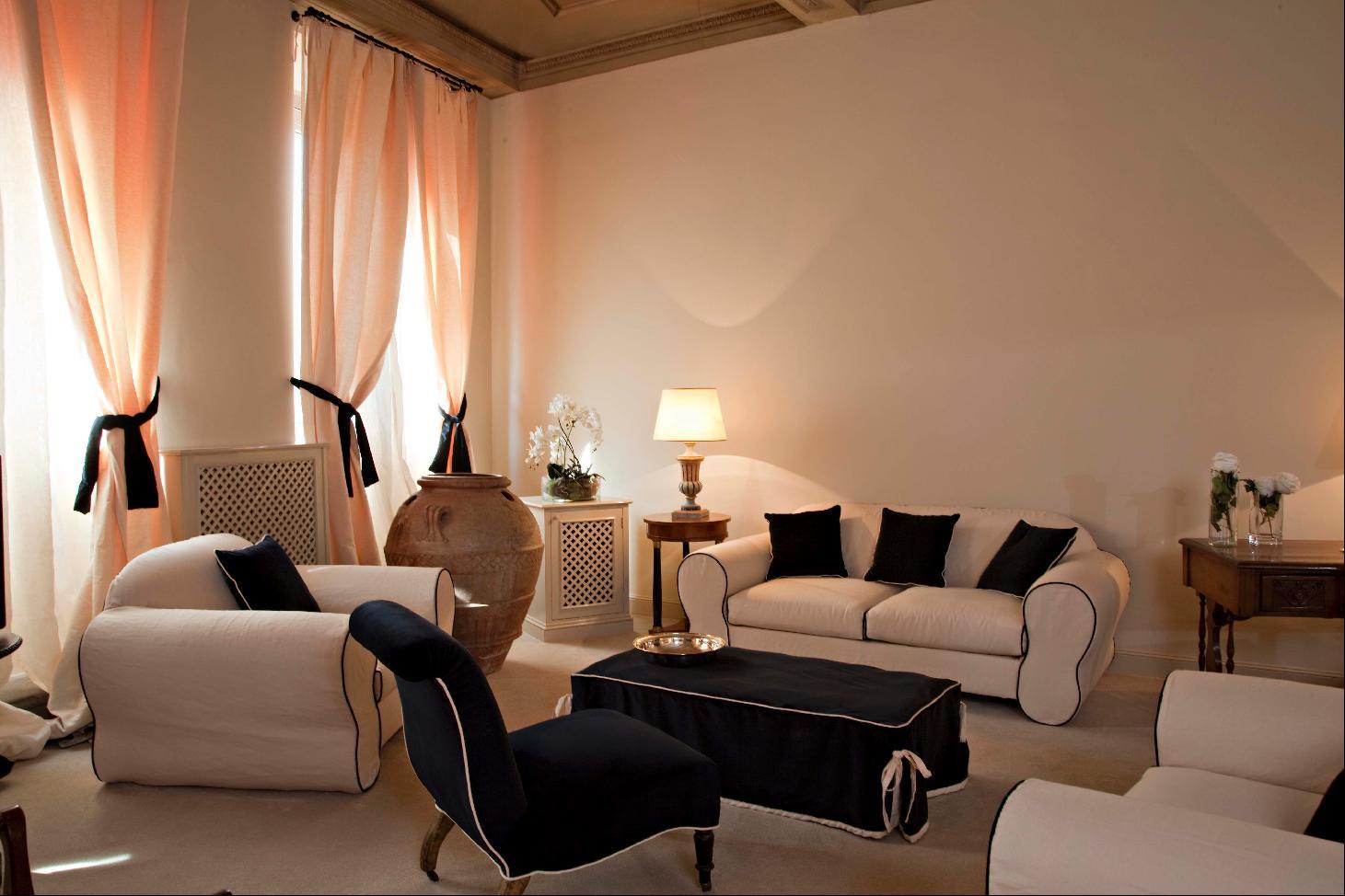 Hotel J And J Florence Room photo