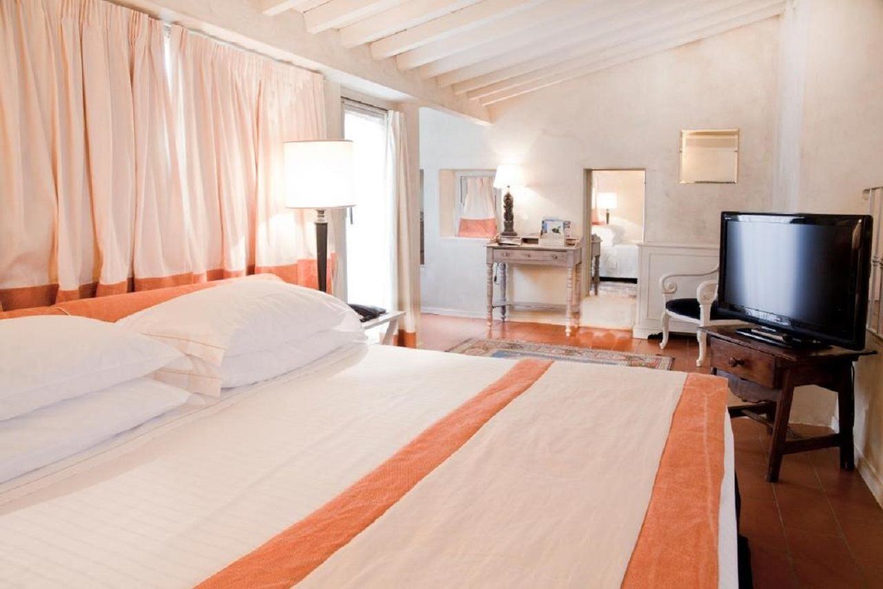 Hotel J And J Florence Room photo